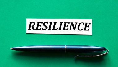 RESILIENCE - siyah saplı yeşil arkaplan üzerine kelime