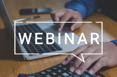 İş adamı ve ekip Webinar E-business Browsing Connection ve online online teknoloji web yayını konsepti, iş konsepti.