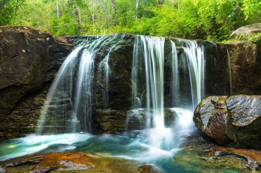 Tayland 'da Udon Thani' de güzel bir orman şelalesi.