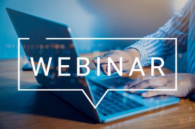 İş adamı ve ekip Webinar E-business Browsing Connection ve online online teknoloji web yayını konsepti, iş konsepti