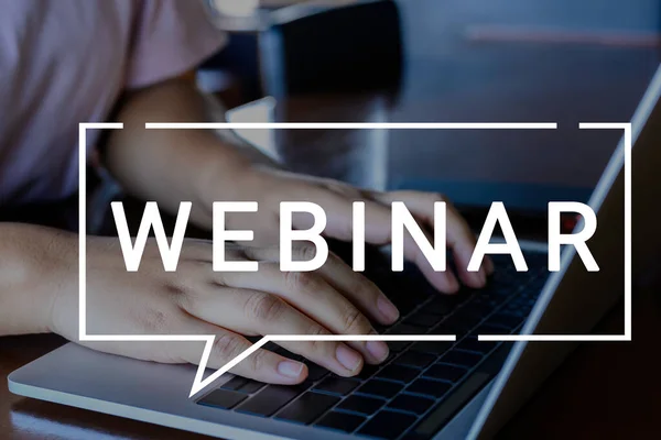 İş adamı ve ekip Webinar E-business Browsing Connection ve online online teknoloji web yayını konsepti, iş konsepti.