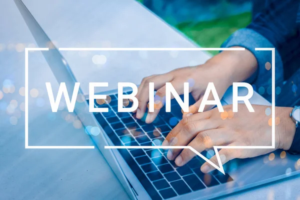 İş adamı ve ekip Webinar E-business Browsing Connection ve online online teknoloji web yayını konsepti, iş konsepti.