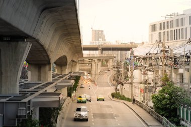Bangkok 'taki Gökyüzü Bangna İstasyonu' na git. 16 Ağustos 2017