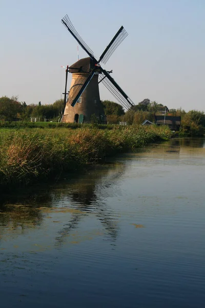 Moinho Vento Orla Rio Kinderdijk Elshout Nas Terras Baixas — Fotografia de Stock