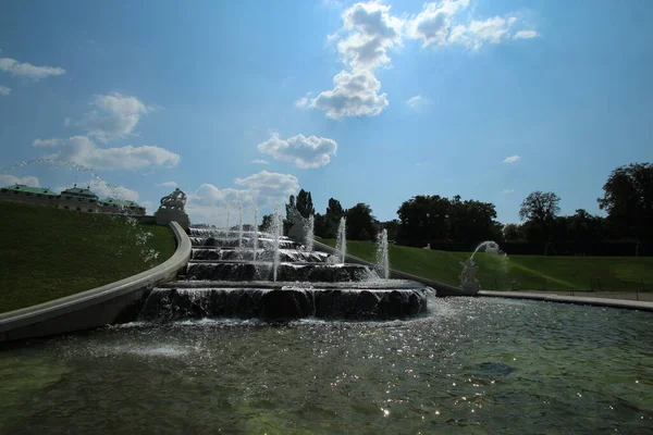 Une Fontaine Dans Les Jardins Palais Schoonbrun Vienne Autriche — Photo