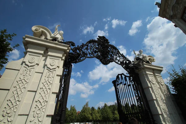 Entrada Los Jardines Del Castillo Schoonbrun Viena Austria —  Fotos de Stock