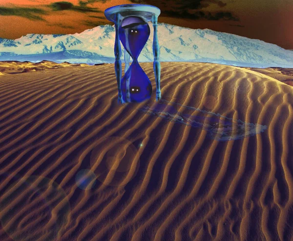 夢のような状況の砂漠の砂丘にある巨大な砂時計は — ストック写真