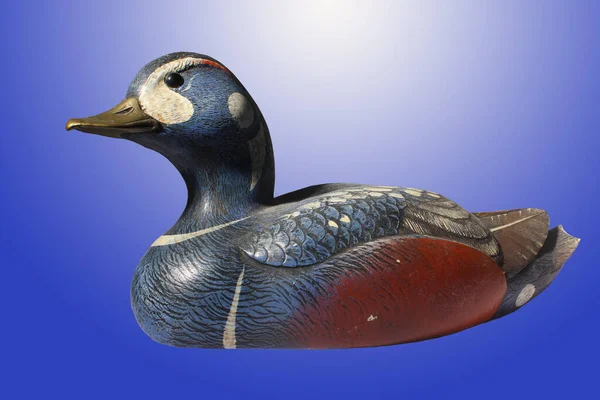 Une Vieille Statuette Canard Très Coloré Sculpté Dans Bois Peint — Photo