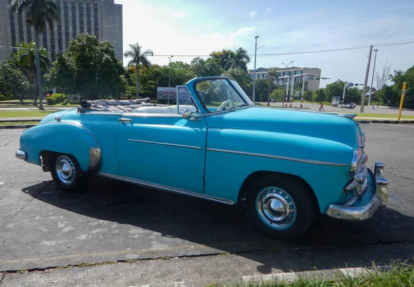 Havana Cuba American cabriolet vintage cars — Stock Photo, Image