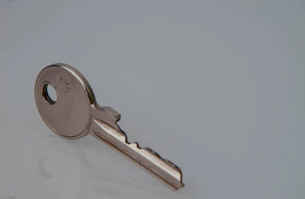 Closeup Metal Keys Copyspace White Background — Stock Photo, Image
