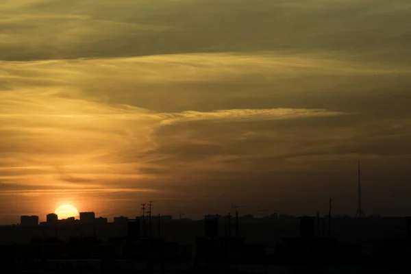 Sunset Skyline Big City Houses Bright Contrast Setting Sun Incredible — Stock Photo, Image
