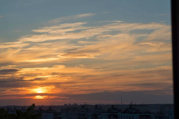 Dynamiken Solnedgången Storstaden Charkov Ukraina Och Horisonten Öppnas Sin Prakt — Stockfoto