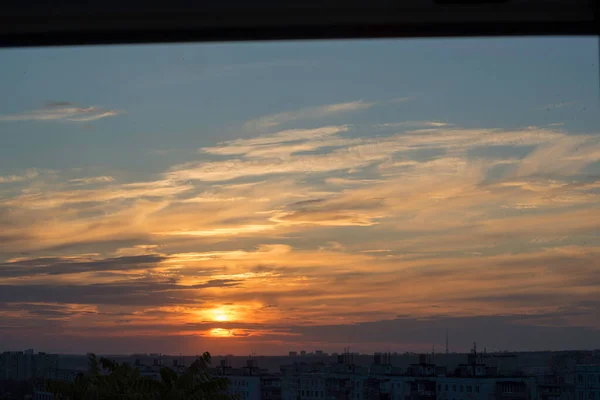 Ukrayna Nın Büyük Şehri Kharkov Günbatımının Dinamikleri Ufukta Görünen Görünmeyen — Stok fotoğraf