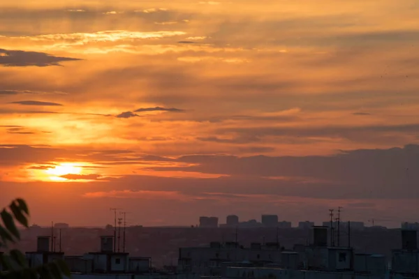 Dynamiken Solnedgången Storstaden Charkov Ukraina Och Horisonten Öppnas Sin Prakt — Stockfoto
