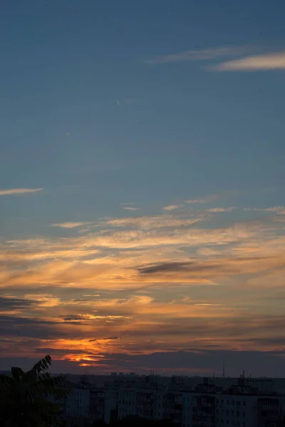 Die Dynamik Des Sonnenuntergangs Der Großstadt Charkow Der Ukraine Und — Stockfoto