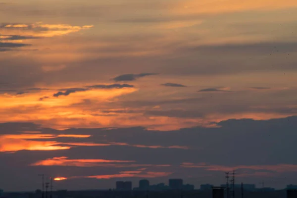 Dinamika Matahari Terbenam Kota Besar Kharkov Ukraina Dan Cakrawala Terbuka — Stok Foto