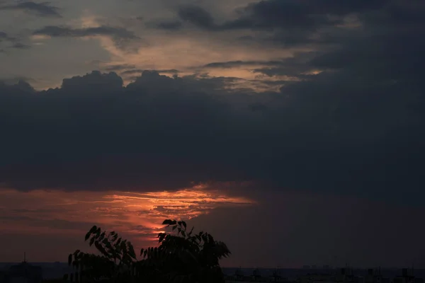 Unfinished Picture Passing Day Sunset Large City Powerful Contrast Meeting — Stock Photo, Image