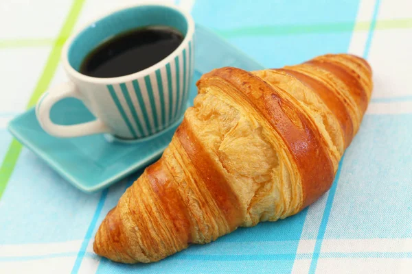 Black Coffee Freshly Baked Croissant — Stock Photo, Image