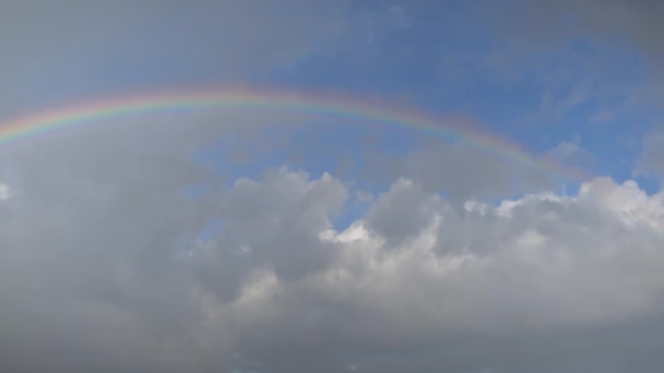 Arco Íris Após Chuva Nuvens Grossas — Vídeo de Stock