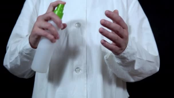 De arts spuit handreiniger van de spray — Stockvideo