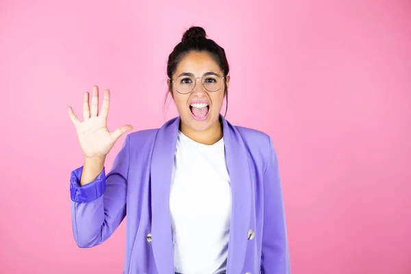 Young Beautiful Business Woman Isolated Pink Background Showing Pointing Fingers — Stock Photo, Image