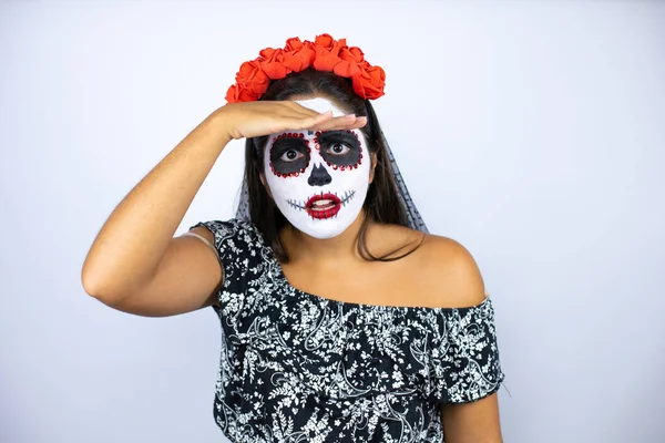 Mujer Vistiendo Día Del Traje Muerto Sobre Fondo Blanco Aislado — Foto de Stock