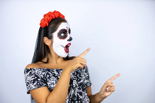 Mujer Vistiendo Día Del Traje Muerto Sobre Fondo Blanco Aislado — Foto de Stock