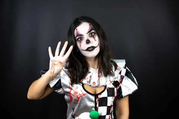 Kvinna Halloween Clown Kostym Över Isolerad Svart Bakgrund Visar Och — Stockfoto