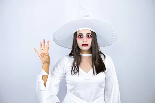 Zole Edilmiş Beyaz Arka Planda Cadı Kostümü Giyen Kadın Dört — Stok fotoğraf