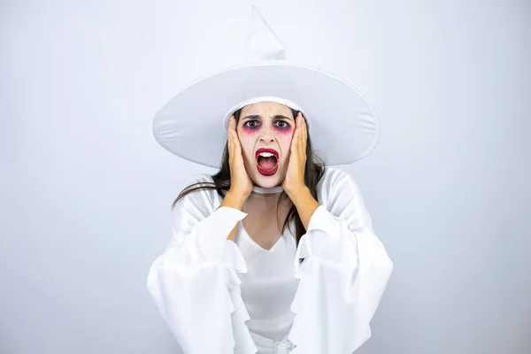 Mujer Vestida Con Traje Bruja Sobre Fondo Blanco Aislado Loca — Foto de Stock