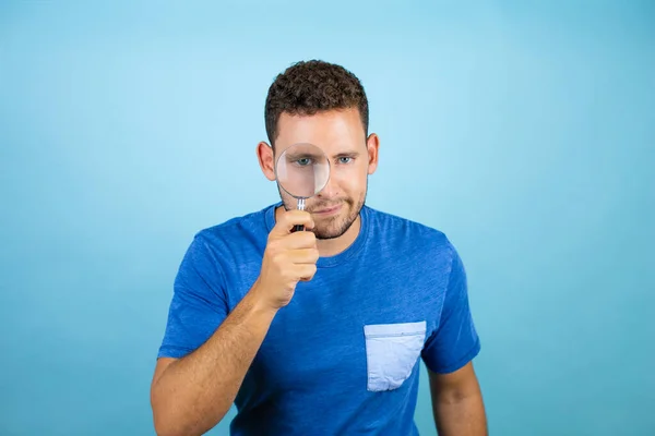 Giovane Bell Uomo Che Indossa Blu Casual Shirt Isolato Sfondo — Foto Stock