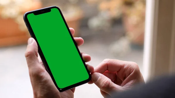 Tek Vuruş ve Yeşil Ekran iPhone Tutma