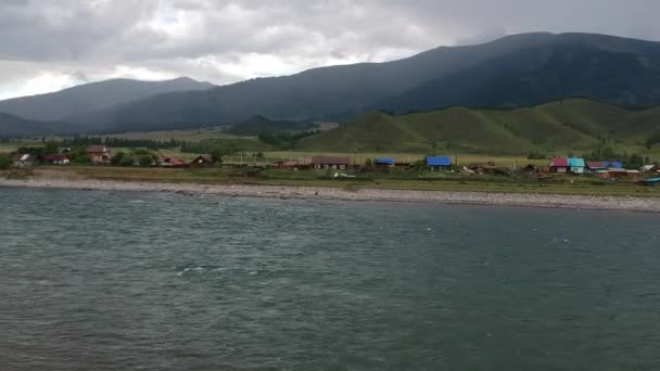 Altai Dağlarının Vadileri Nehirler Ormanlar Tarlalar Göller Puslu Dağların Gökkuşaklarının — Stok video