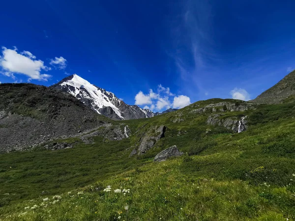 Valles Las Montañas Altai Ríos Bosques Campos Lagos Puesta Sol —  Fotos de Stock
