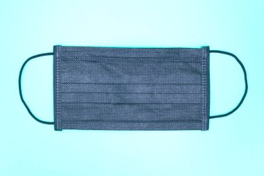 Hasta için siyah maske. Tipik 3 katmanlı burun ve ağız. Bakterilerden ve 2.5..