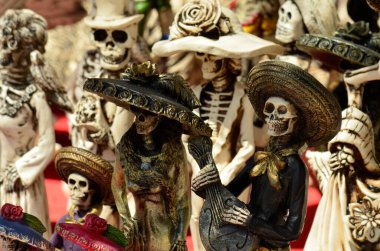Meksika 'daki estatua muerte dia de muertos de muertos, Meksika' daki kutlamayı bitirin.