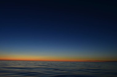 atardecer en el mar, nubes, cada del sol, paisaje, nubes, descanso,