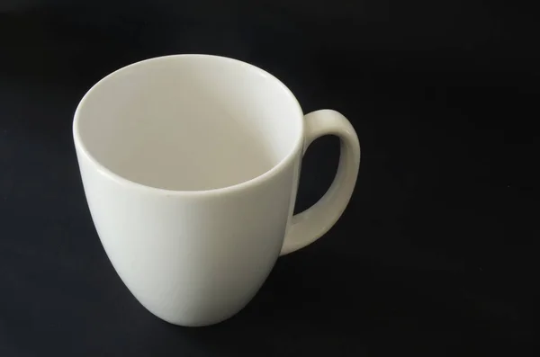 plain white coffee mugs lined up on a dark background, coffee mug, white mug, white coffee mug