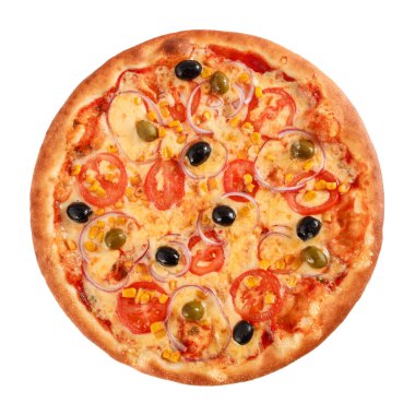 Pizza Vejetaryen domates, Mısır, soğan, beyaz, en iyi görünüm izole yeşil ve siyah zeytin ile.