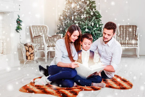 Happy Family Reading Christmas Fairy Tales Xmas Tree Living Room — Stock Photo, Image