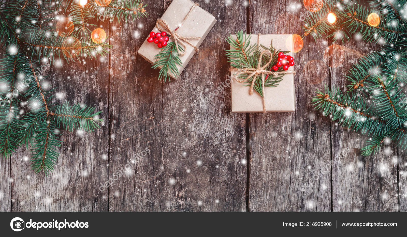 Hình nền cây thông, quà tặng, cành thông và nền gỗ là sự lựa chọn tuyệt vời để tô điểm ngôi nhà và trang trí cho mùa lễ hội đang đến gần. Hãy cùng thưởng thức bộ sưu tập ảnh nền Giáng Sinh này để tìm ra những hình ảnh đầy ngộ nghĩnh và ấm áp nhất.