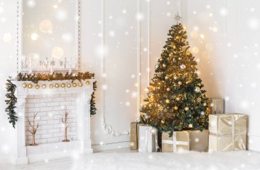 Noel ağacı arka planı ve parlak kıvılcım, bulanık, Noel süsleri. Happy New Year ve Xmas Tema