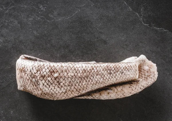 Fileto Balık Kayrak Taş Zemin Üzerine Donmuş Deniz Ürünleri Iyi — Stok fotoğraf
