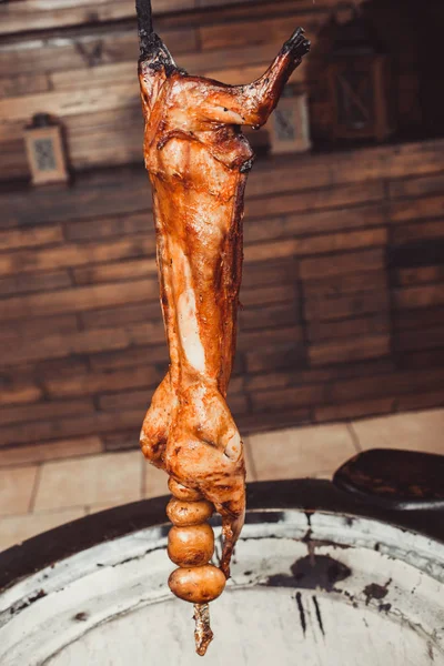 Coelho Grelhado Arder Carvão Grelhador Quente Pratos Carne Quente — Fotografia de Stock