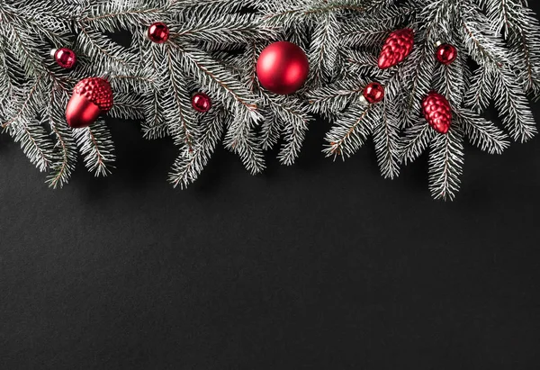 Yaratıcı Düzen Çerçevesi Noel Köknar Yapılan Dalları Çam Kozalakları Siyah — Stok fotoğraf