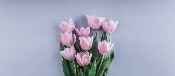 Bouquet Fleurs Tulipes Roses Sur Fond Bleu Clair Carte Voeux — Photo