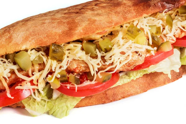 Sandwich Från Färska Pitabröd Med Kycklingfilé Grillad Kyckling Sallad Skivor — Stockfoto