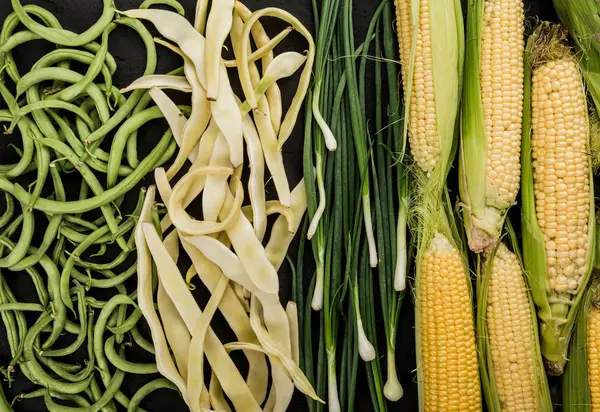 Healthy Raw Summer Vegan Vegetables Green Yellow Beans Onions Corn — Stock Photo, Image