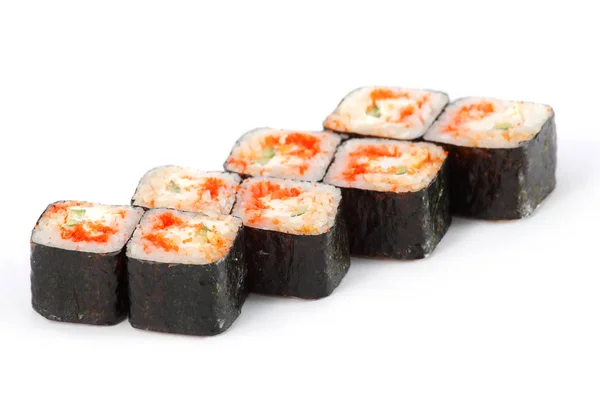 Sushi Roll - Sushi Maki con cetriolo di salmone, cetriolo e crema di formaggio isolato su sfondo bianco . — Foto Stock