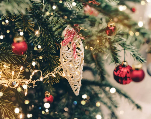 Fondo Del Árbol Navidad Decoraciones Navidad Con Bokeh Borrosa Chispa — Foto de Stock